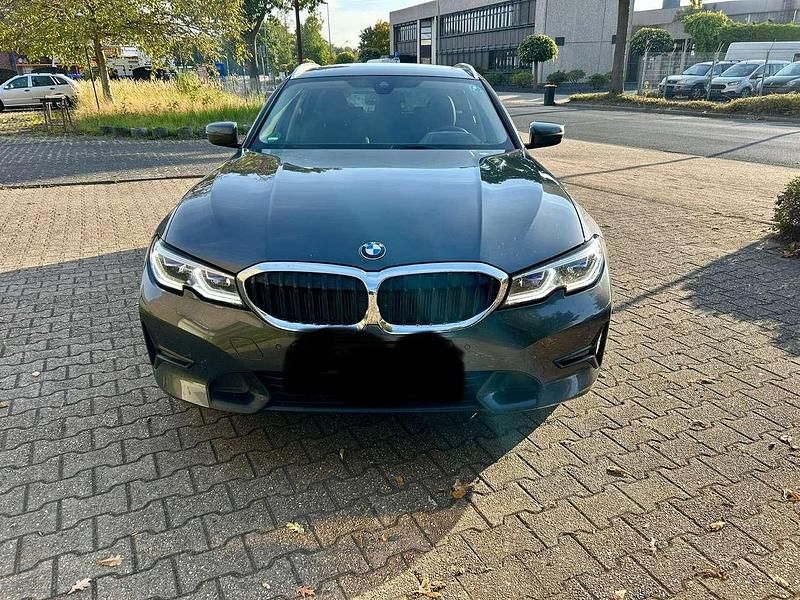 Gebraucht BMW 320 190 PS (139 kW) 2021 Grau Kombi