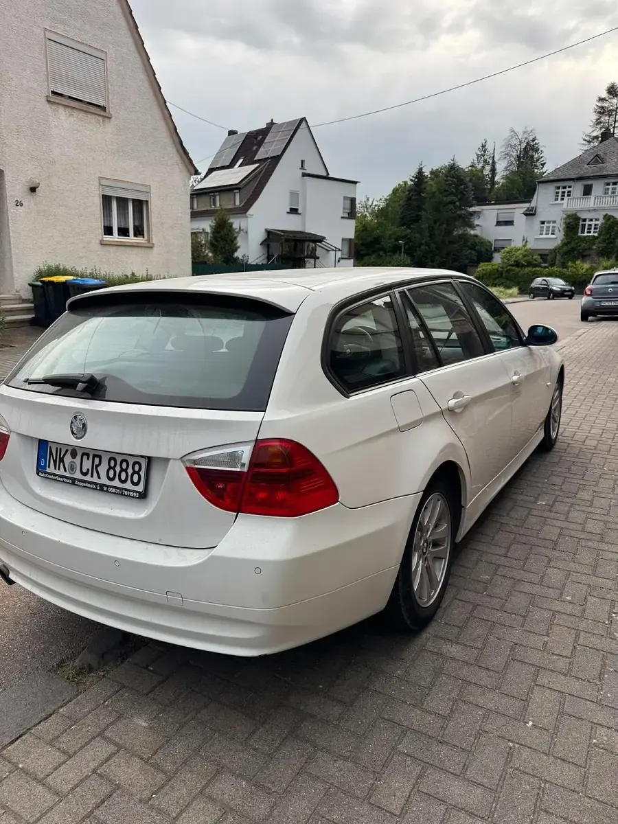 Gebraucht BMW 318 143 PS (105 kW) 2008 Weiß Kombi
