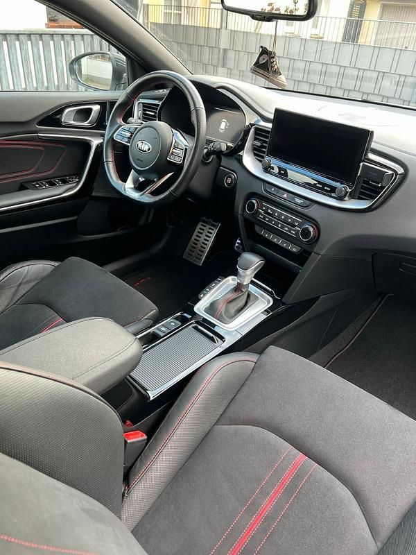 Gebraucht Kia Ceed GT 204 PS (150 kW) 2021 Weiß Limousine