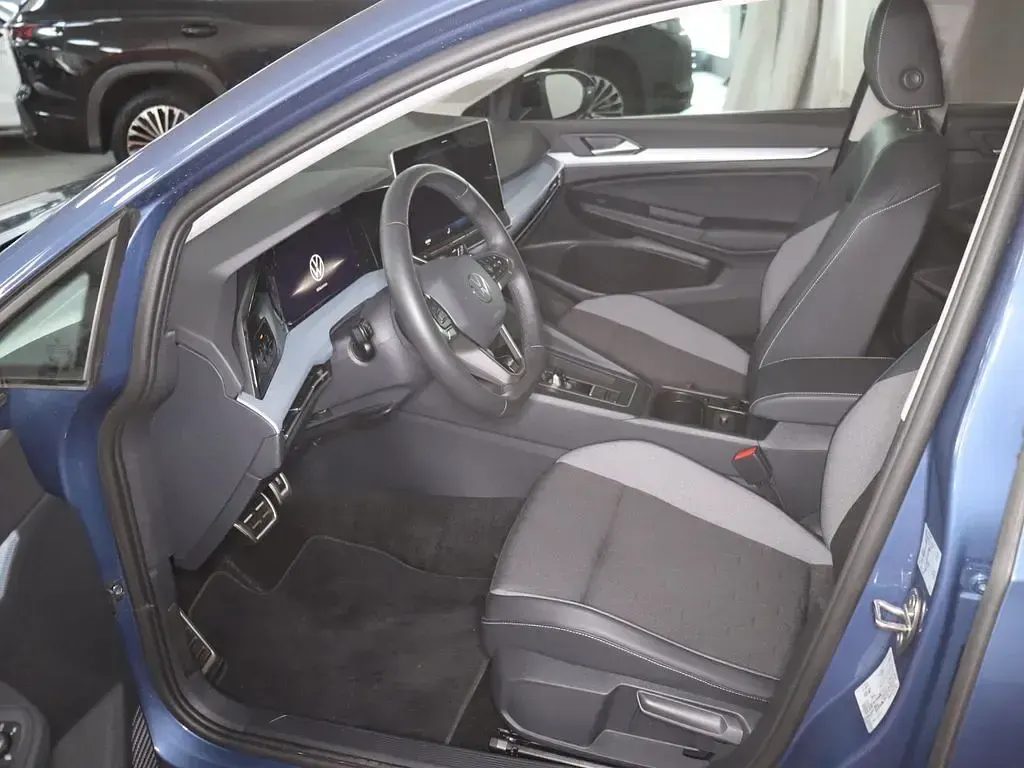 Gebraucht VW Golf VIII Goal 150 PS (110 kW) 2025 Anemonenblau metallic (metallic) Limousine