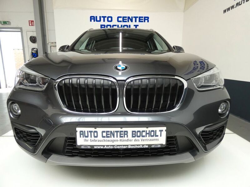 Grau Gebraucht 2018 BMW X1 Advantage SUV | 17.980 € (Fairer Preis) - Bild 1/4