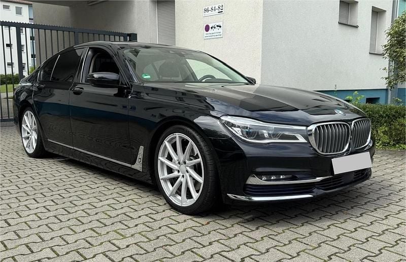 Schwarz Gebraucht 2017 BMW 730 Limousine | 21.900 € (Superpreis) - Bild 1/4