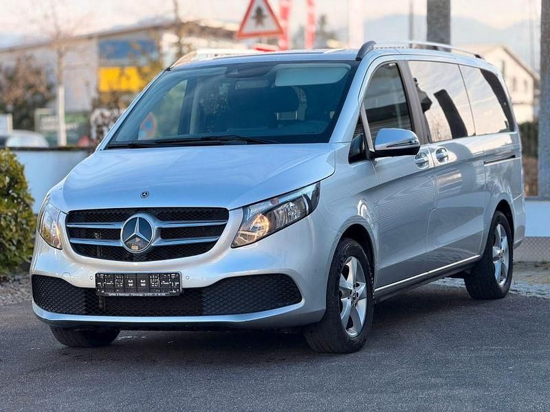 Silber Gebraucht 2020 Mercedes V250 Van / Kleinbus | 40.900 € (Fairer Preis) - Bild 1/4