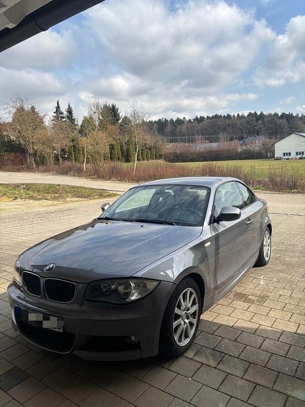 Gebraucht BMW 118 Coupé 143 PS (105 kW) 2010 Grau Coupé