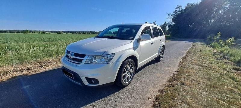 Weiß Gebraucht 2012 Fiat Freemont SUV | 6.499 € (Guter Preis) - Bild 1/4