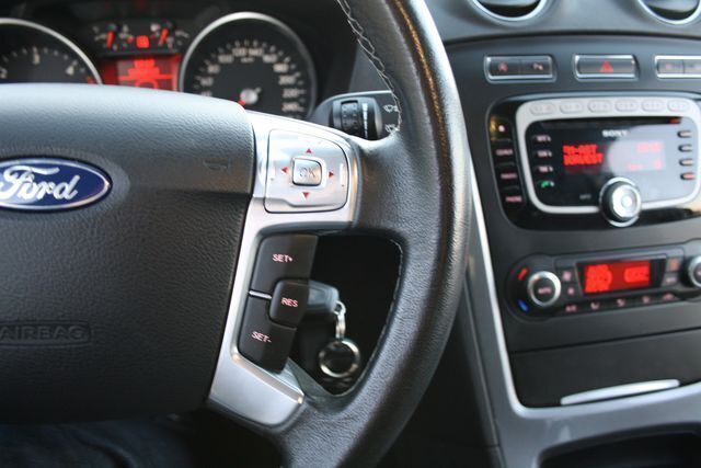 Gebraucht Ford Mondeo Titanium 116 PS (85 kW) 2012 Schwarz metallic Kombi