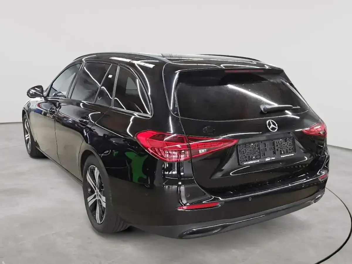 Gebraucht Mercedes C220 Avantgarde 200 PS (147 kW) 2023 Schwarz Kombi