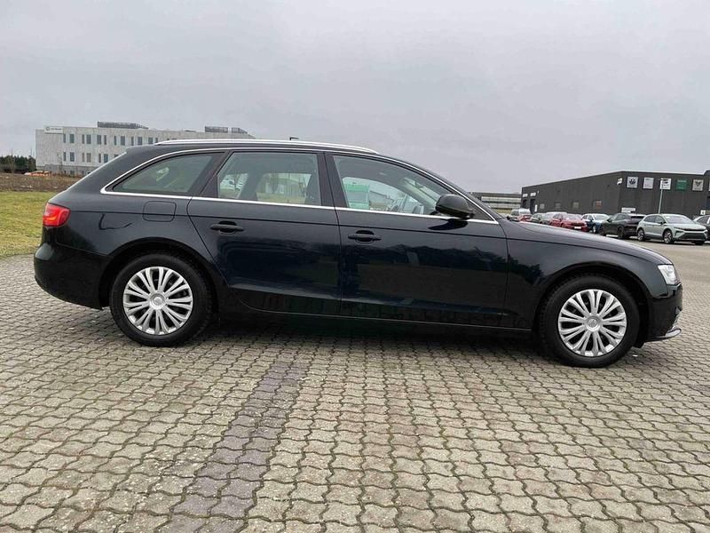 Gebraucht Audi A4 Ambiente 150 PS (110 kW) 2014 Schwarz Kombi