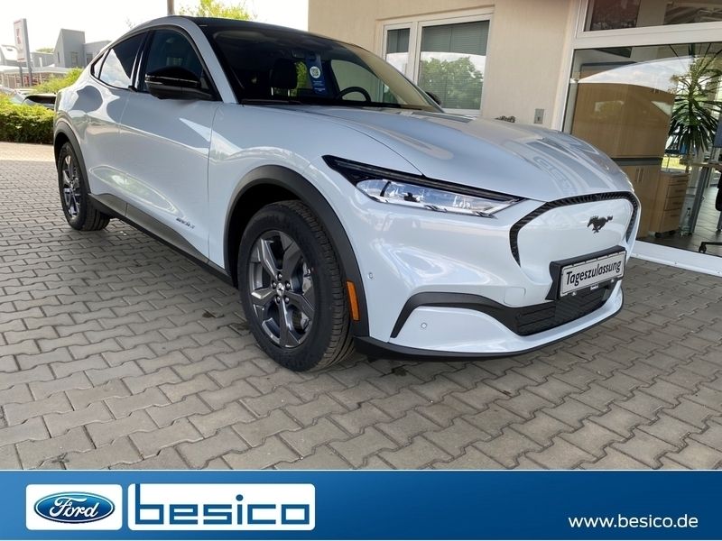 Space white Gebraucht 2023 Ford Mustang Mach-E SUV | 34.990 € (Fairer Preis) - Bild 1/4