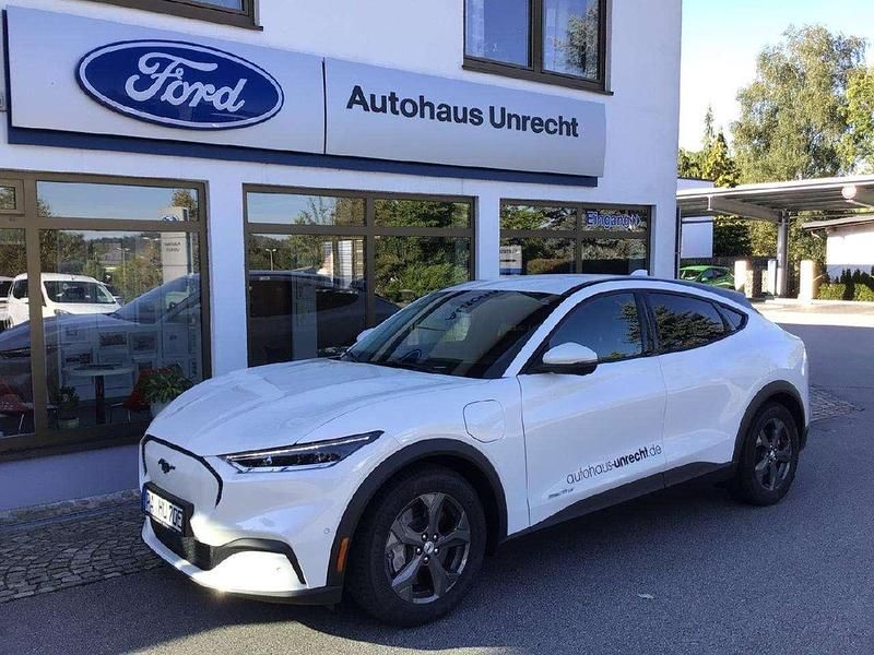 Gebraucht Ford Mustang Mach-E Basis 197 kW (269 PS) 2022 Starwhiteplatiniummetallic SUV