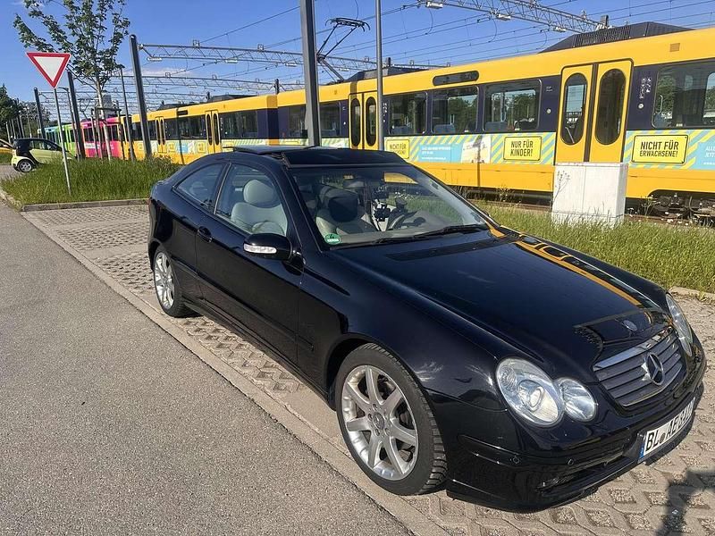 Schwarz Gebraucht 2004 Mercedes C180 Coupé | 3.000 € (Guter Preis) - Bild 1/4