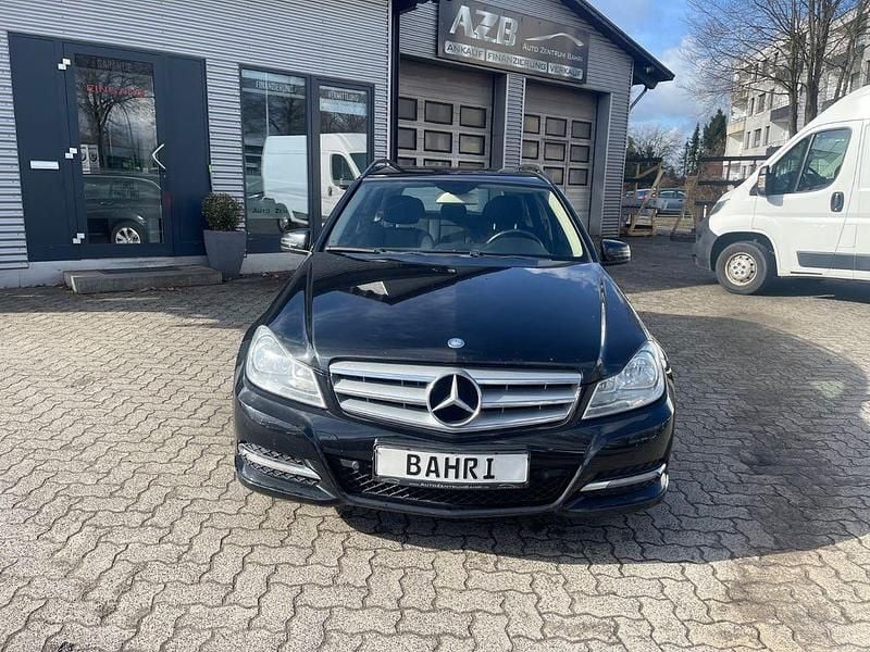 Gebraucht Mercedes C180 120 PS (88 kW) 2011 Schwarz Kombi