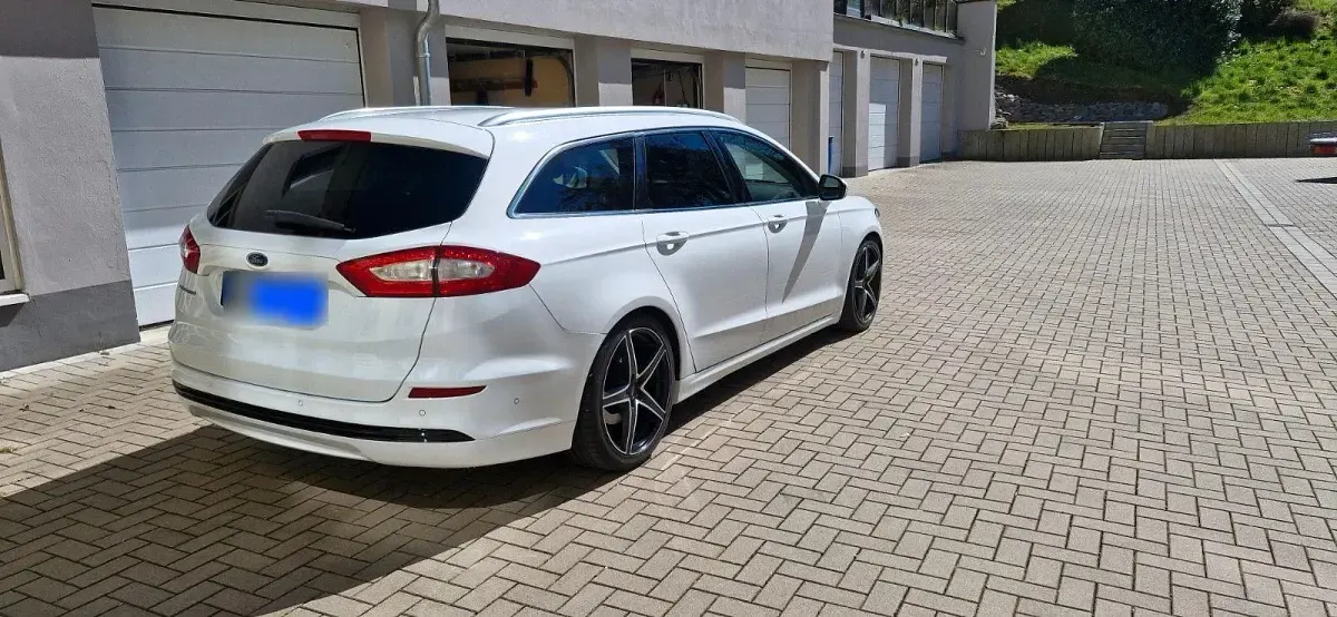 Gebraucht Ford Mondeo Titanium 150 PS (110 kW) 2018 Weiß Kombi