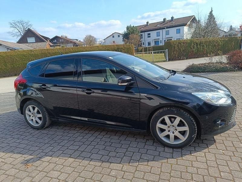 Gebraucht Ford Focus Champions Edition 101 PS (74 kW) 2013 Schwarz Limousine