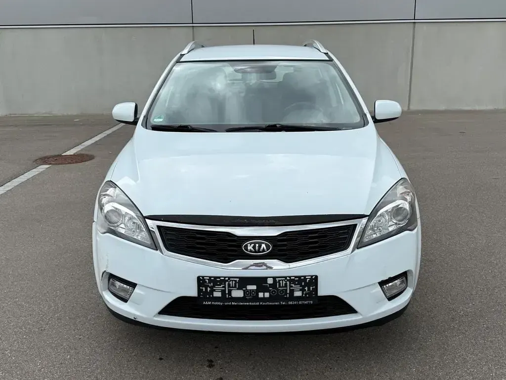 Gebraucht Kia Ceed Sportswagon Vision 90 PS (66 kW) 2010 Weiß Kombi