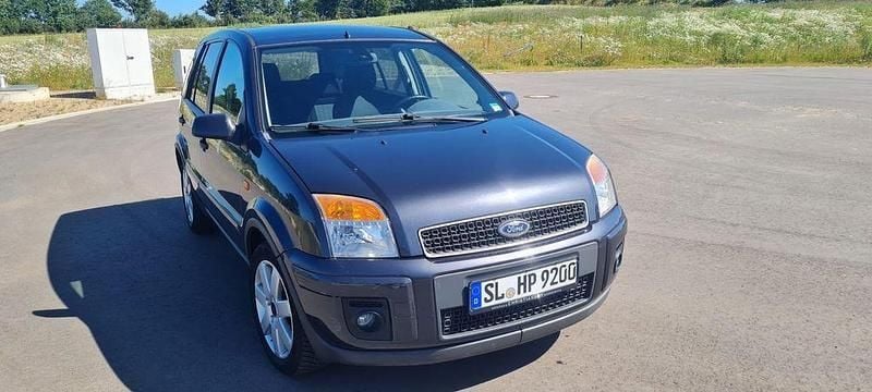 Grau Gebraucht 2006 Ford Fusion Limousine | 3.750 € (Etwas zu teuer) - Bild 1/4