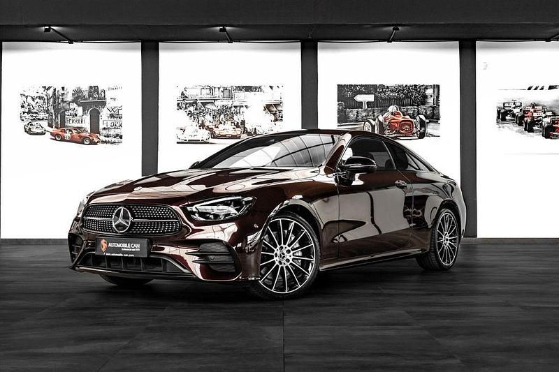 Rubellitrot (metallic) Gebraucht 2021 Mercedes E450 AMG line Coupé | 45.900 € (Fairer Preis) - Bild 1/4