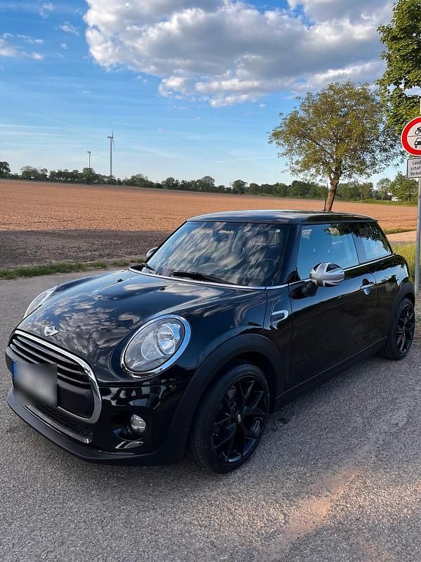 Second-hand Mini ONE 102 CP (75 kW) 2015 Negru Hatchback