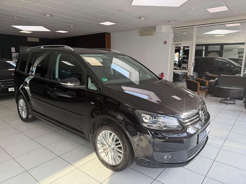 Gebraucht VW Touran Cup 140 PS (102 kW) 2014 Schwarz Van / Kleinbus