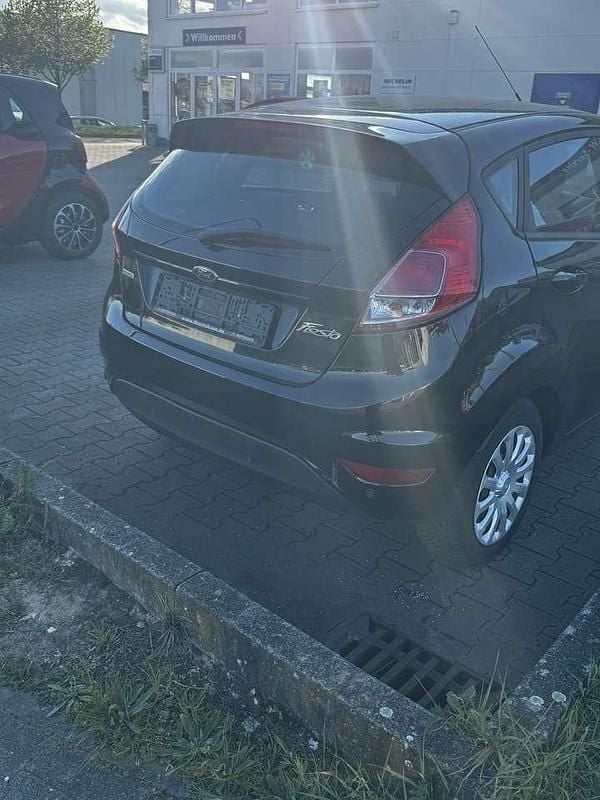 Gebraucht Ford Fiesta Trend 101 PS (74 kW) 2016 Limousine