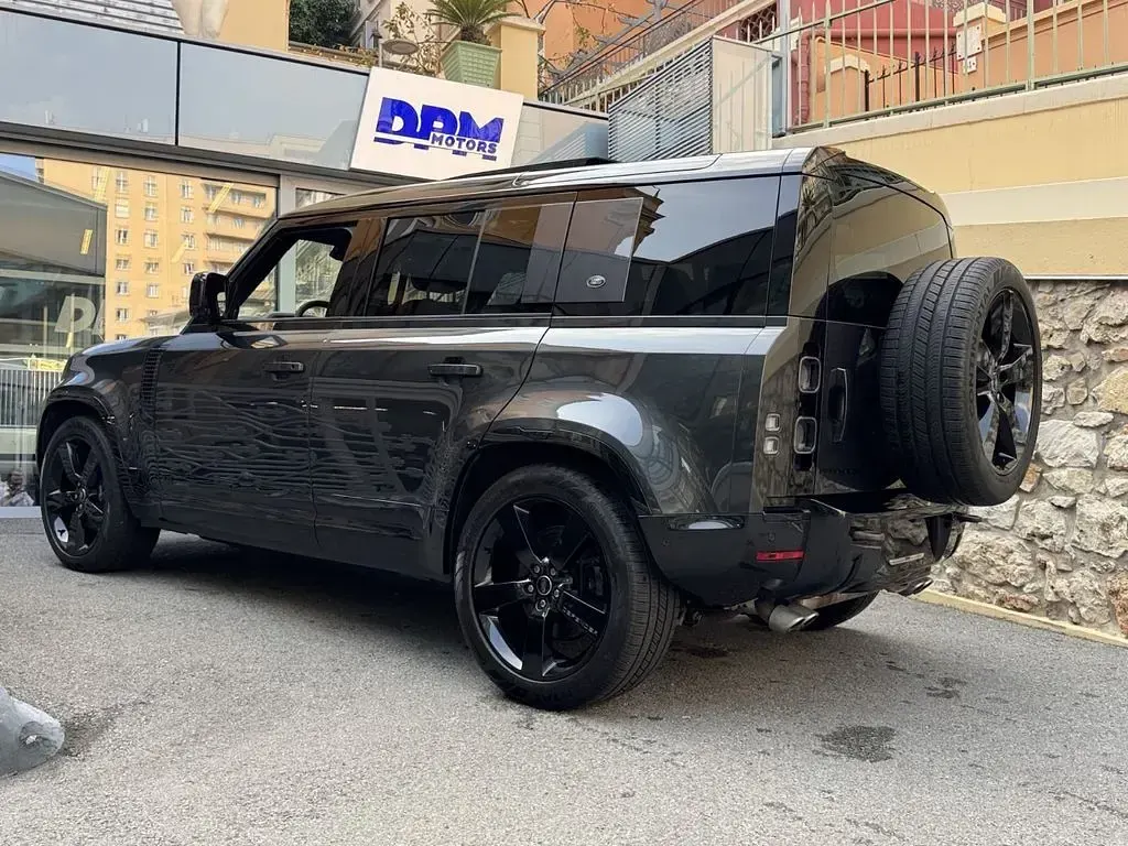 Gebraucht Land Rover Defender 525 PS (386 kW) 2023 Grau SUV