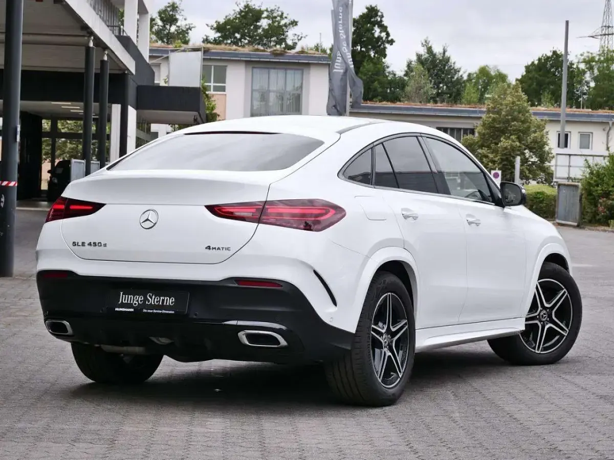 Gebraucht Mercedes GLE450 AMG 367 PS (269 kW) 2025 Weiß SUV