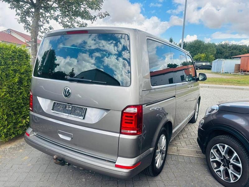 Gebraucht VW Multivan Highline 204 PS (150 kW) 2015 Beige Van / Kleinbus