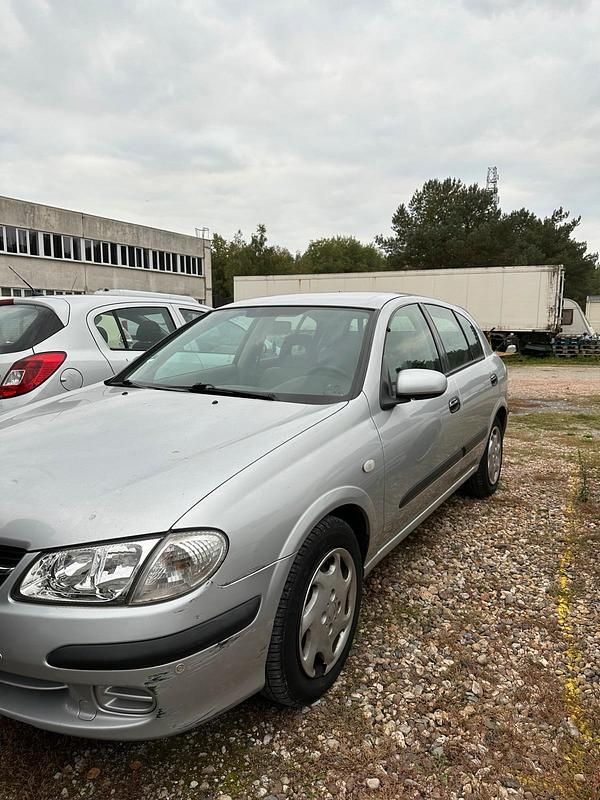 Silber Gebraucht 2000 Nissan Almera Kleinwagen | 1.500 € (Guter Preis) - Bild 1/4