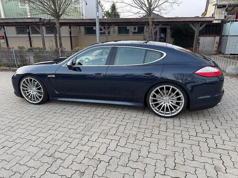 Blau Gebraucht 2010 Porsche Panamera 4S Limousine | 20.600 € (Fairer Preis) - Bild 1/4