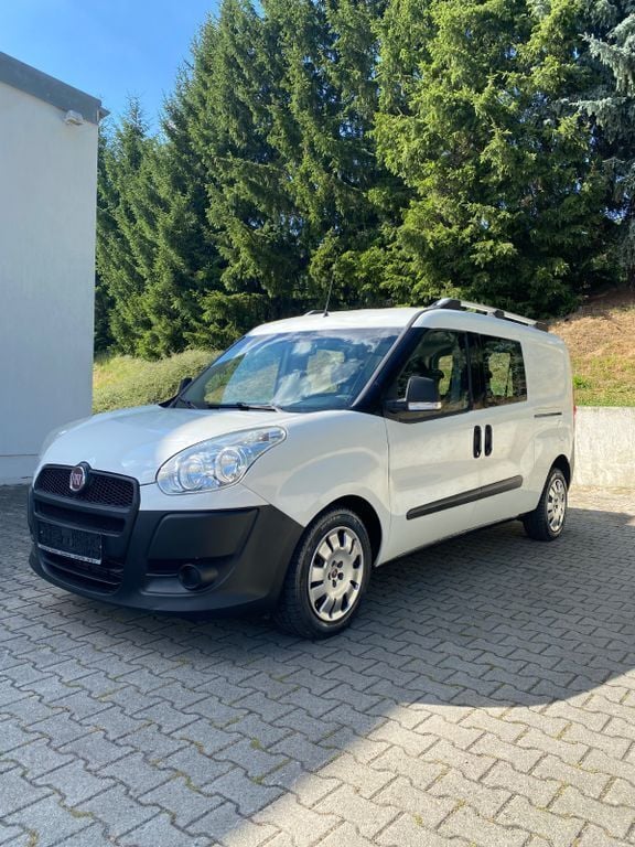 Weiß Gebraucht 2012 Fiat Doblò Van / Kleinbus | 5.200 € (Fairer Preis) - Bild 1/4