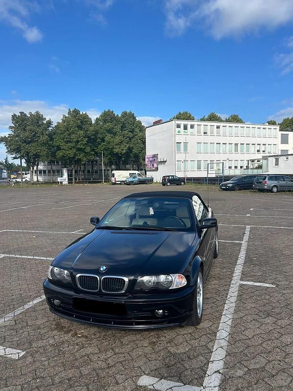 Schwarz Gebraucht 2003 BMW 318 Cabriolet M Sport Cabrio | 5.999 € (Guter Preis) - Bild 1/4