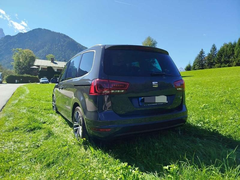 Gebraucht Seat Alhambra 4Drive 184 PS (135 kW) 2018 Grau Van / Kleinbus