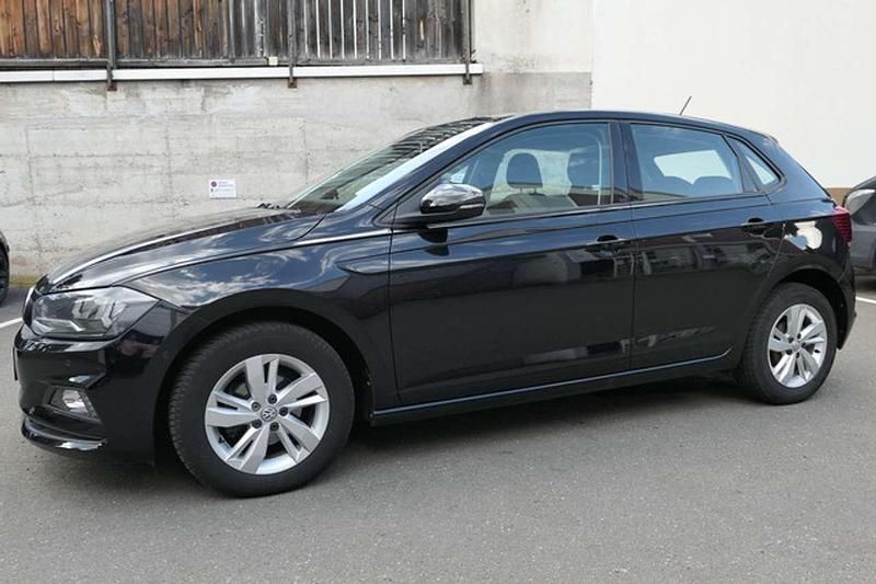 Deep black perleffekt Gebraucht 2018 VW Polo Limousine | 16.690 € (Fairer Preis) - Bild 1/4