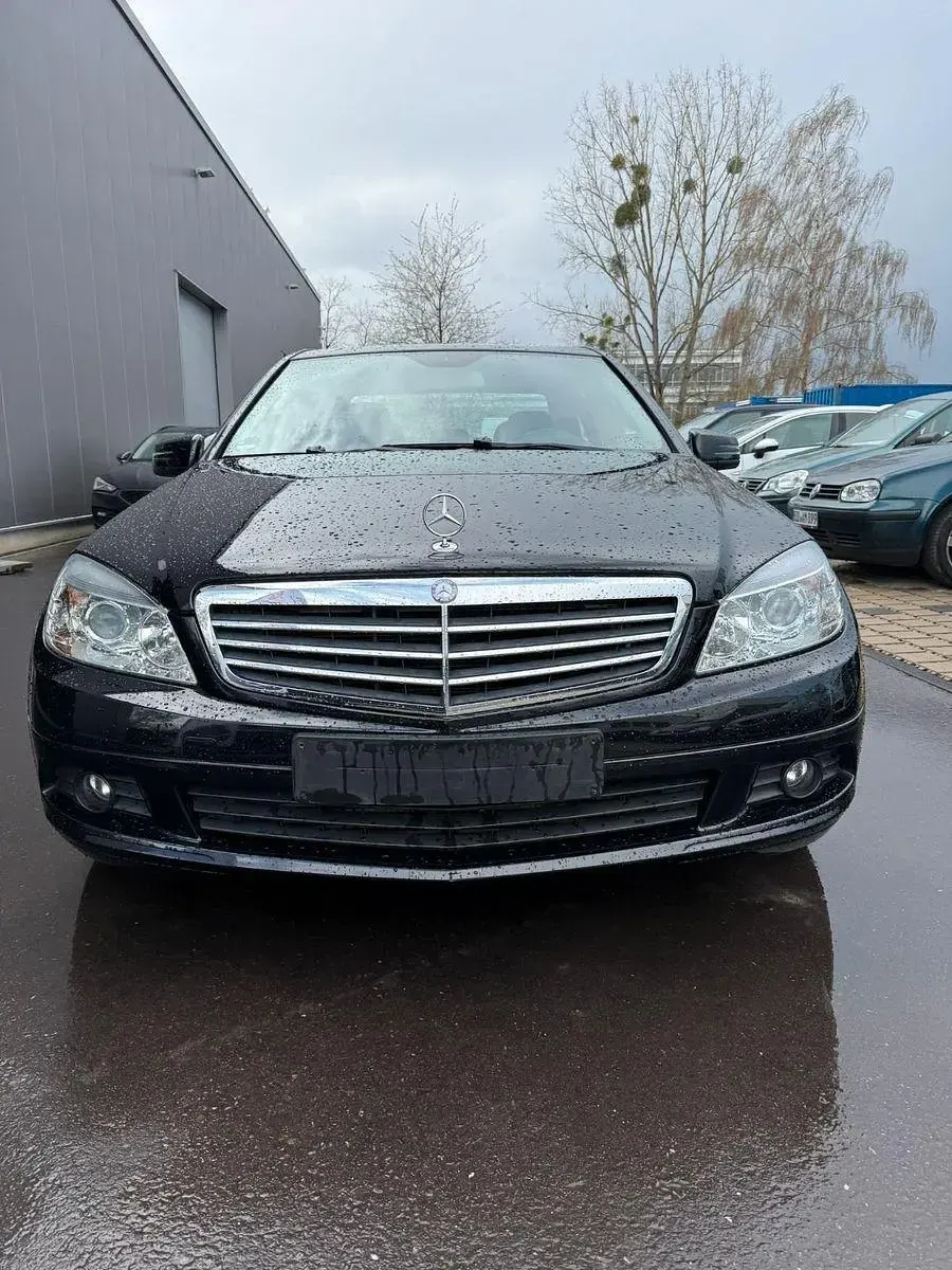 Gebraucht Mercedes C180 156 PS (114 kW) 2010 Schwarz Limousine