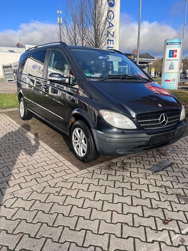 Blau Gebraucht 2004 Mercedes Viano Van / Kleinbus | 4.700 € (Guter Preis) - Bild 1/4