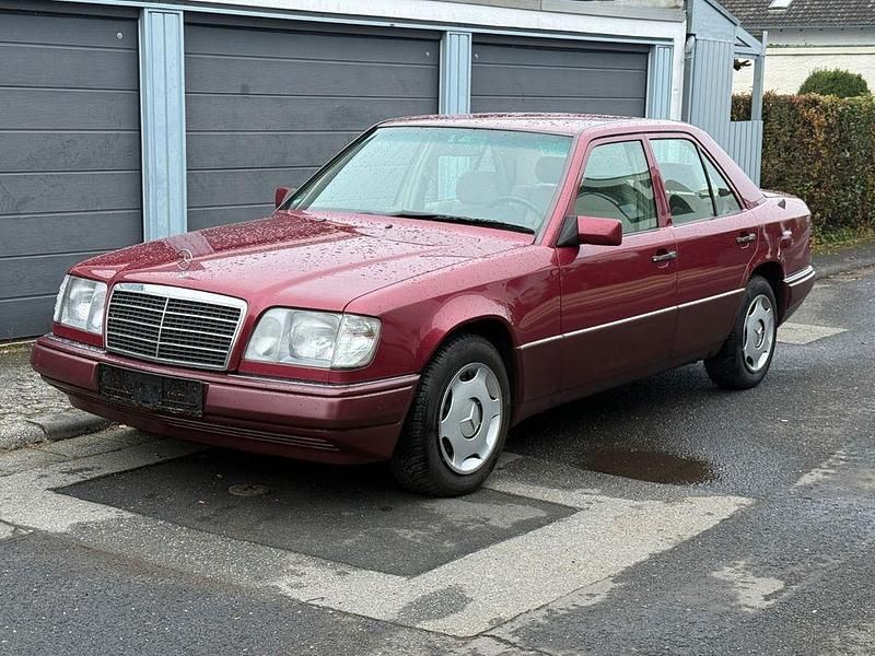 Brugt Mercedes E220 150 HK (110 kW) 1994 Rød Sedan
