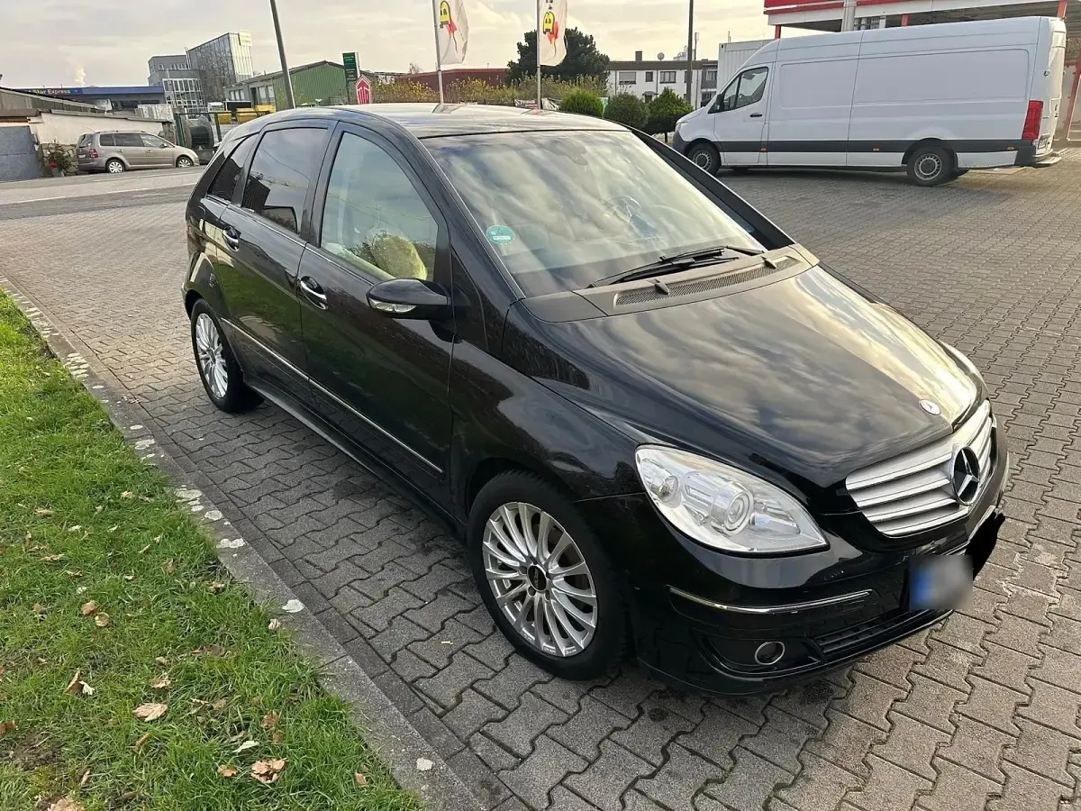 Gebraucht Mercedes B200 193 PS (141 kW) 2006 Schwarz Van / Kleinbus