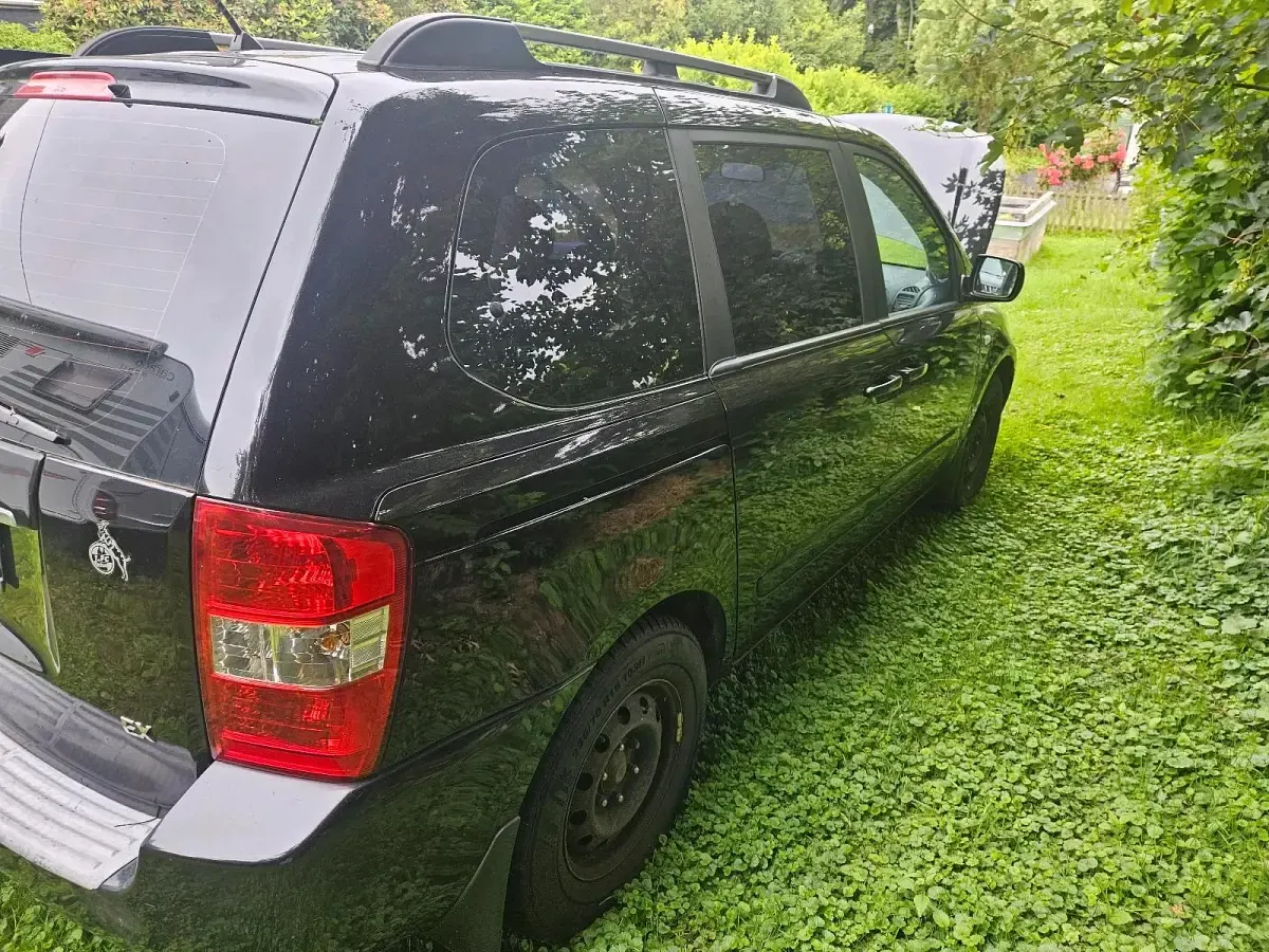 Gebraucht Kia Carnival 185 PS (136 kW) 2007 Schwarz Van / Kleinbus