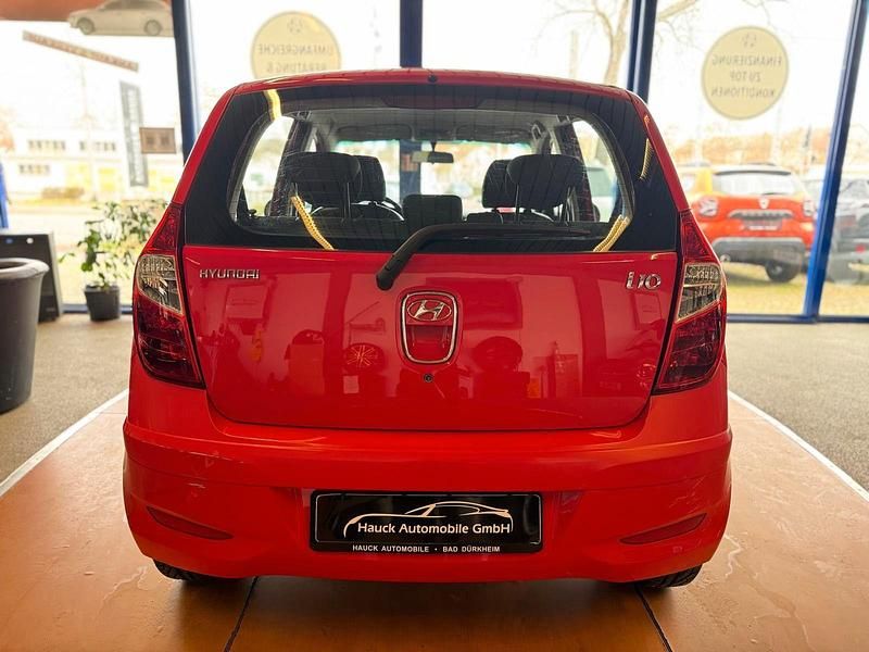 Gebraucht Hyundai i10 Classic 69 PS (50 kW) 2012 Rot Kleinwagen