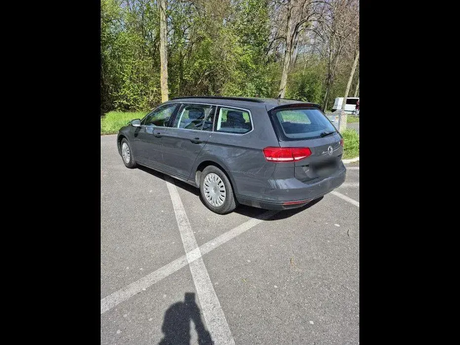 Gebraucht VW Passat Comfortline 150 PS (110 kW) 2016 Grau Kombi