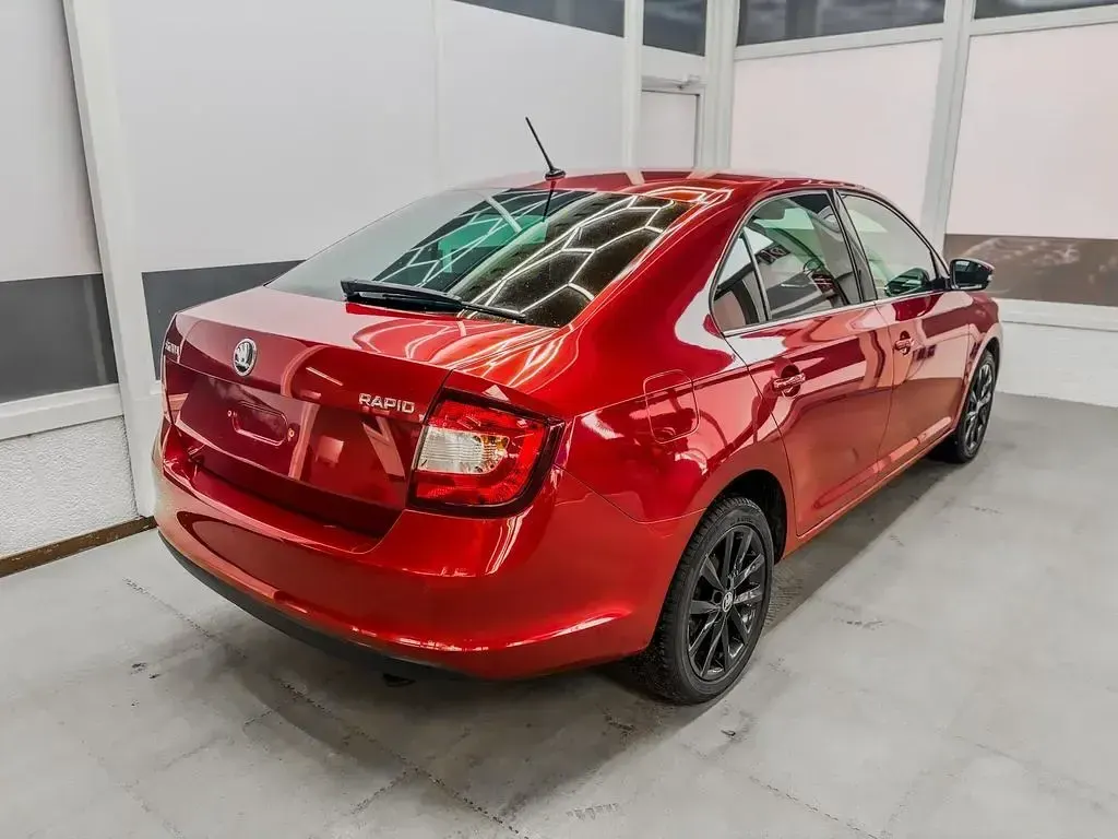 Second-hand Skoda Rapid Dynamic 110 CP (80 kW) 2017 Roșu Hatchback
