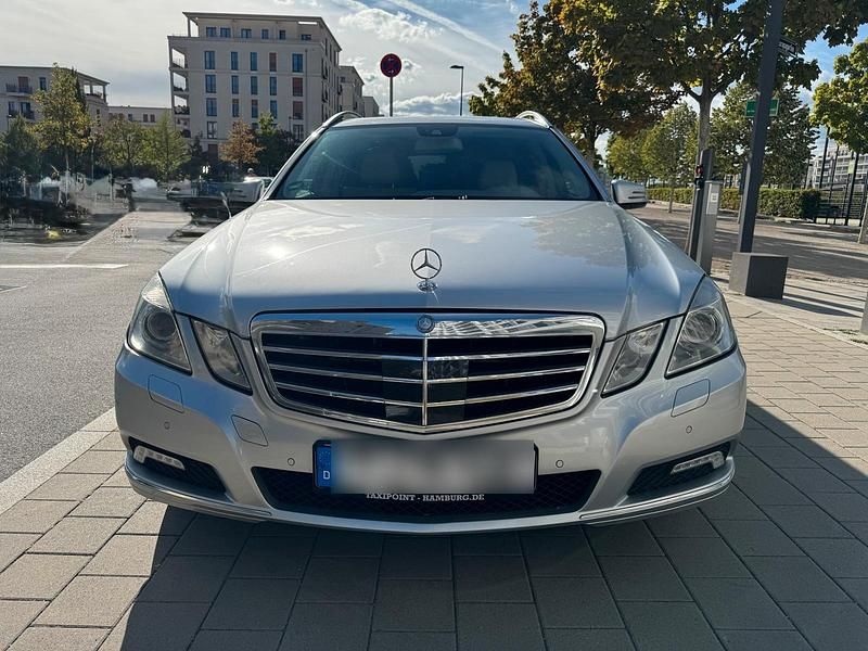 Grau Gebraucht 2009 Mercedes E350 Elegance Kombi | 5.500 € (Teuer) - Bild 1/4