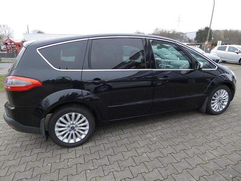 Gebraucht Ford S-MAX Titanium 140 PS (102 kW) 2015 Schwarz Van / Kleinbus
