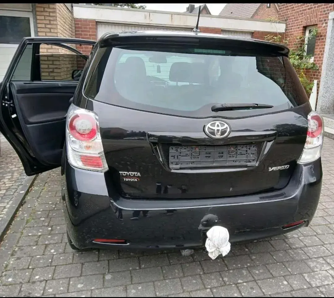 Gebraucht Toyota Verso 150 PS (110 kW) 2010 Schwarz Van / Kleinbus