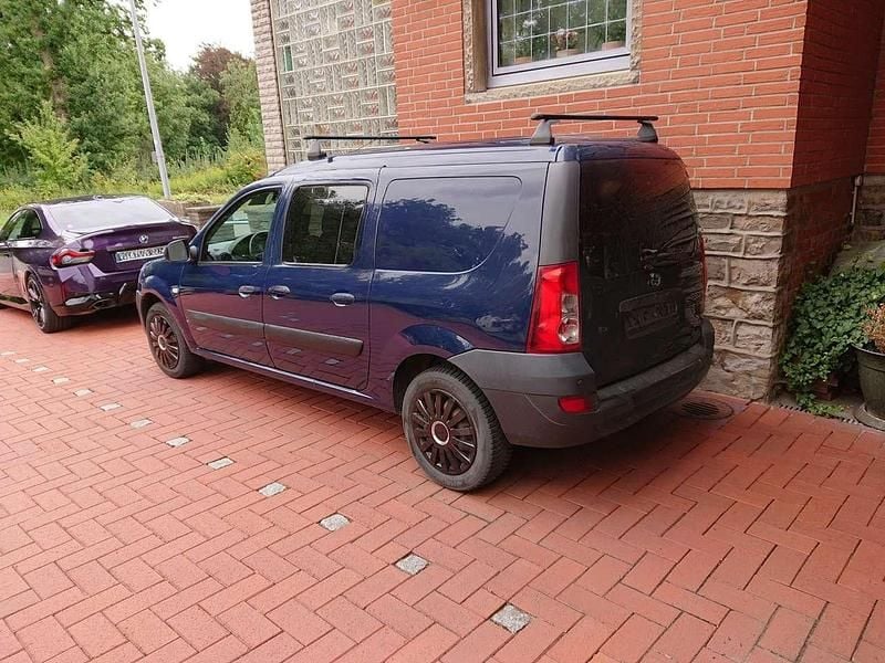 Używany Dacia Logan 84 KM (61 kW) 2011 Purpurowy Van
