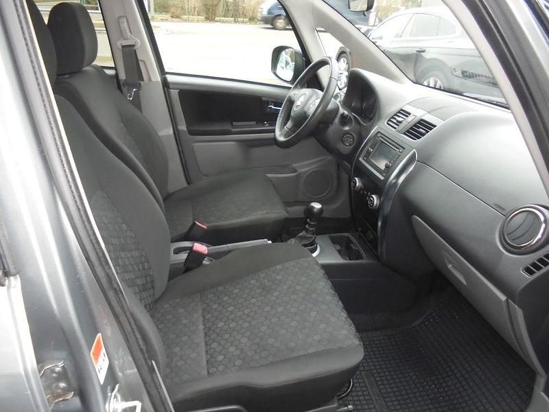 Gebraucht Suzuki SX4 Style 135 PS (99 kW) 2013 Grau SUV