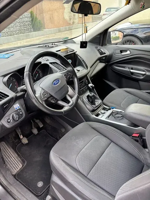 Gebraucht Ford Kuga 150 PS (110 kW) 2018 Grau SUV