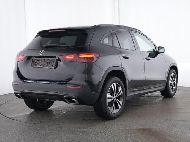 Gebraucht Mercedes GLA180 Progressive 136 PS (100 kW) 2024 Unilack nachtschwarz SUV