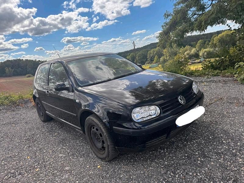 Schwarz Gebraucht 2003 VW Golf IV Kleinwagen | 999 € (Superpreis) - Bild 1/4