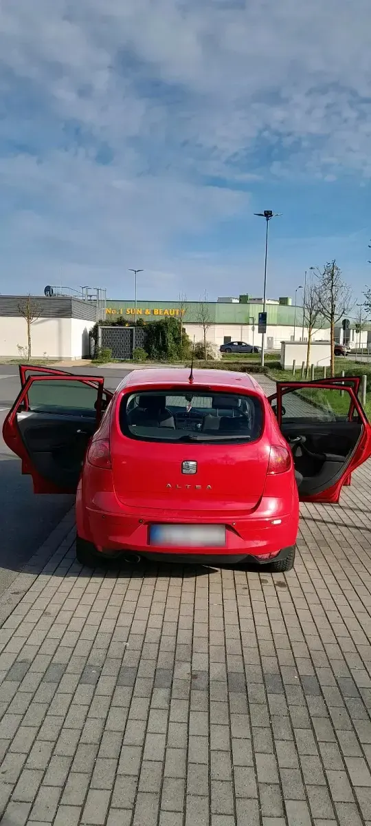 Gebraucht Seat Altea 102 PS (75 kW) 2005 Rot Van / Kleinbus